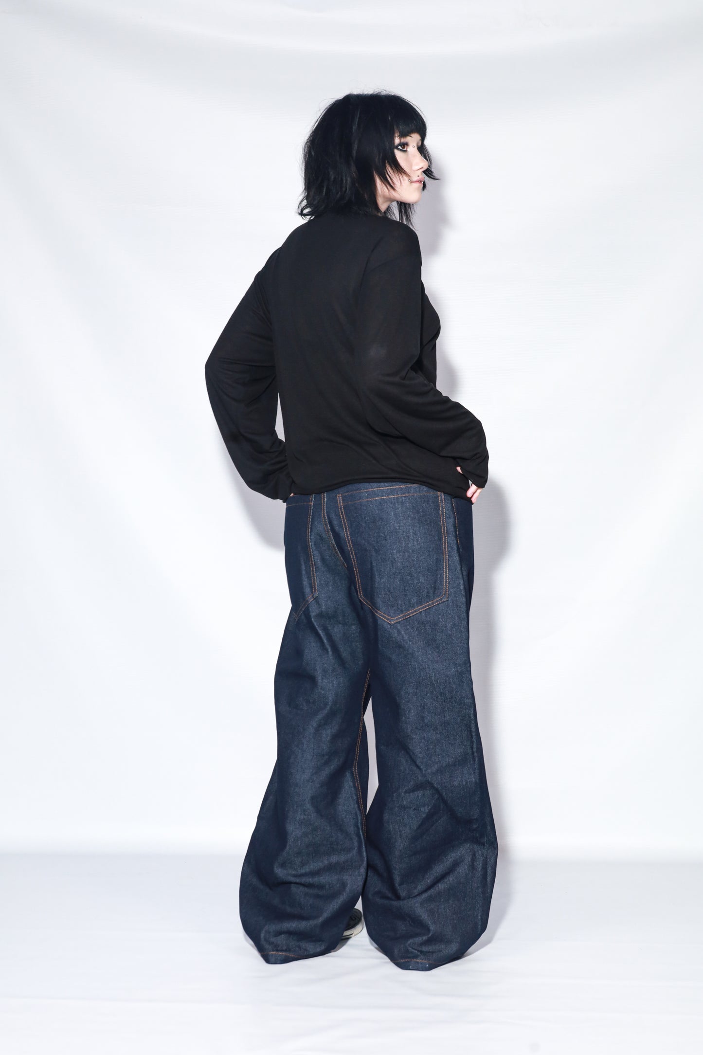 FLOW RAW LOOSE FIT JEANS