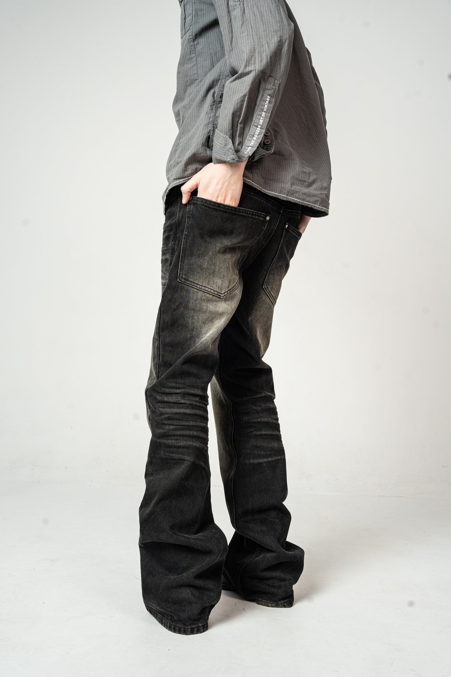 ASH BOOTCUT JEANS [PREORDER]